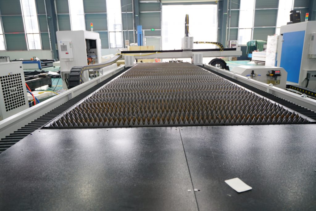 Mesin pemotong laser serat logam baja kaku sing apik kanggo Aluminium Stainless